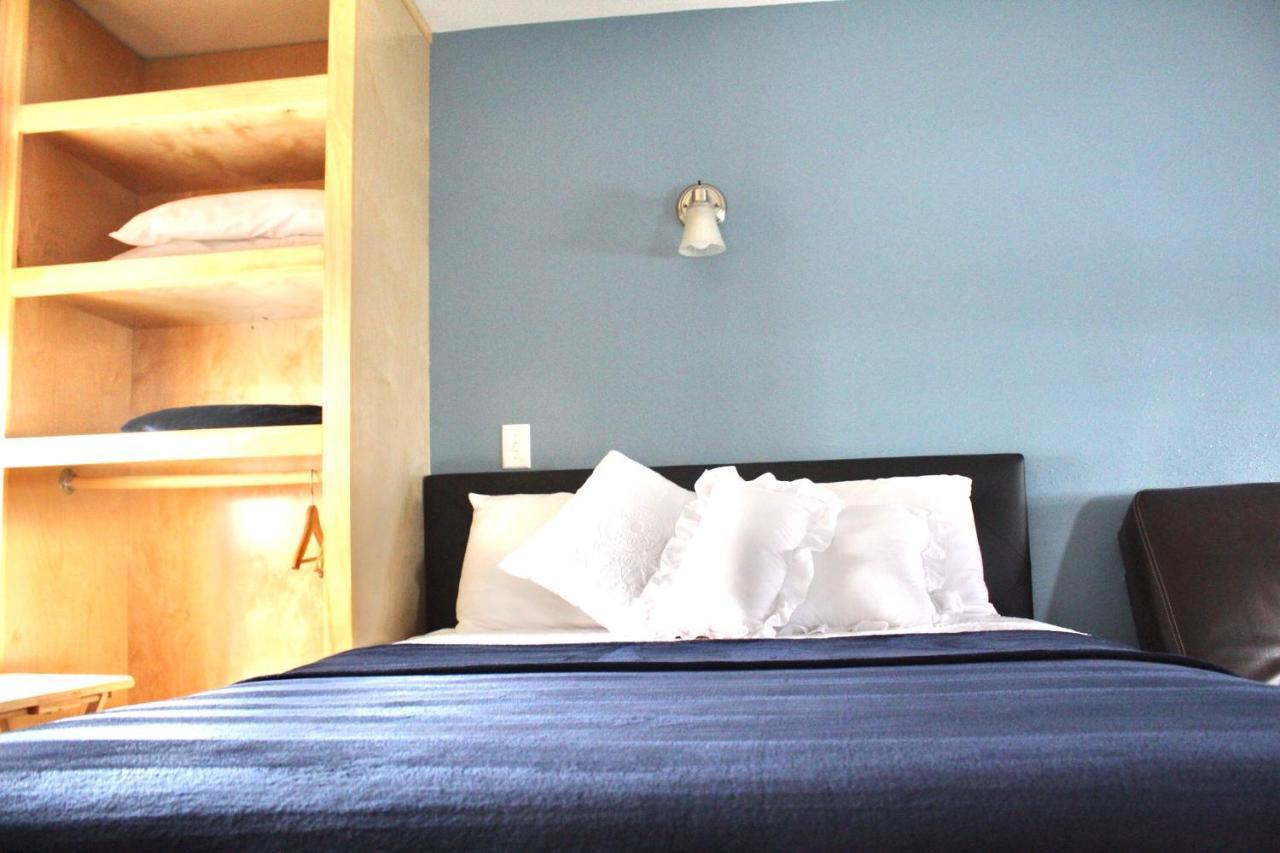 Lakes Inn Detroit Lakes Ngoại thất bức ảnh