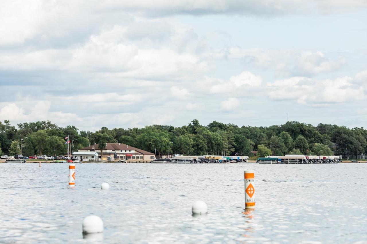 Lakes Inn Detroit Lakes Ngoại thất bức ảnh